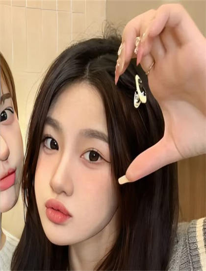 蓝光原盘：女儿的朋友2美学价值分析革命性的：艺术美感与审美特征探讨